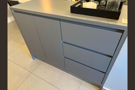 Apartamento para alugar com 76m², 2 quartos e 2 vagas Apartamento para alugar com 76m², 2 quartos e 2 vagasCozinha - Armários