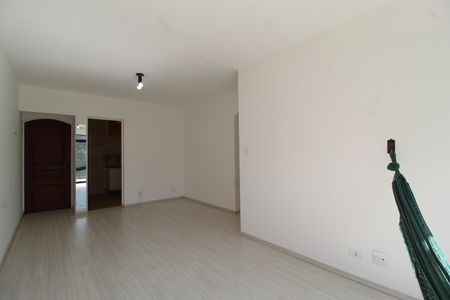 Apartamento para alugar com 70m², 2 quartos e 2 vagasSala