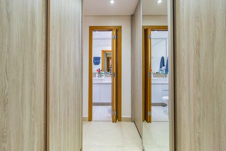 Apartamento à venda com 166m², 3 quartos e 3 vagas Apartamento à venda com 166m², 3 quartos e 3 vagasCloset - Suíte