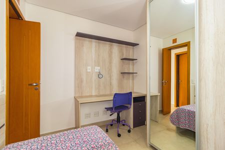 Apartamento à venda com 166m², 3 quartos e 3 vagas Apartamento à venda com 166m², 3 quartos e 3 vagasQuarto 2