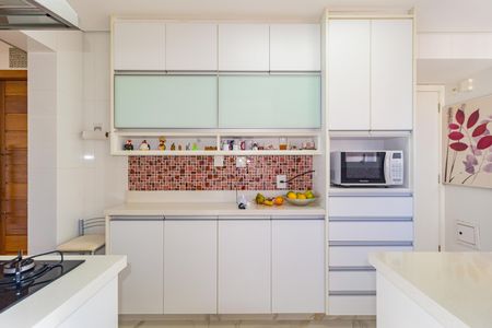 Apartamento à venda com 166m², 3 quartos e 3 vagas Apartamento à venda com 166m², 3 quartos e 3 vagasCozinha