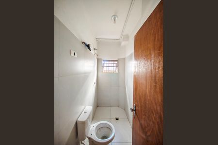 Banheiro de kitnet/studio para alugar com 1 quarto, 48m² em Vila Guilherme, São Paulo
