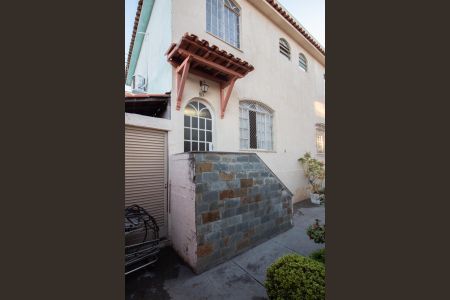 Casa de condomínio à venda com 80m², 3 quartos e 1 vaga Casa de condomínio à venda com 80m², 3 quartos e 1 vagaFachada da Casa
