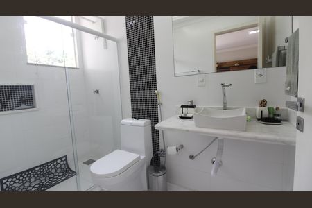Casa para alugar com 300m², 3 quartos e 3 vagasBanheiro Social 2