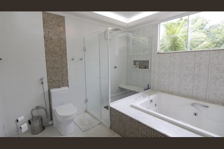 Casa para alugar com 300m², 3 quartos e 3 vagasBanheiro da Suíte