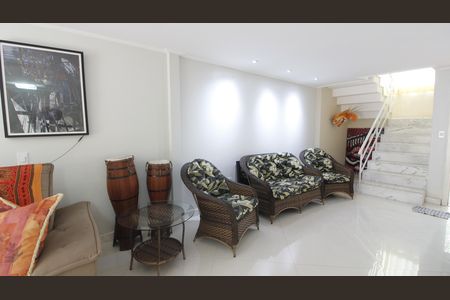 Casa para alugar com 300m², 3 quartos e 3 vagasSala 1