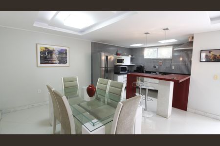 Casa para alugar com 300m², 3 quartos e 3 vagasCozinha