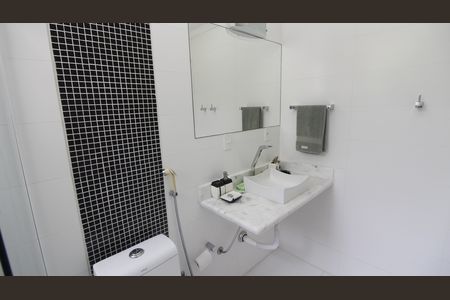 Casa para alugar com 300m², 3 quartos e 3 vagasBanheiro Social 2