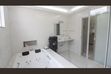 Casa para alugar com 300m², 3 quartos e 3 vagasBanheiro da Suíte