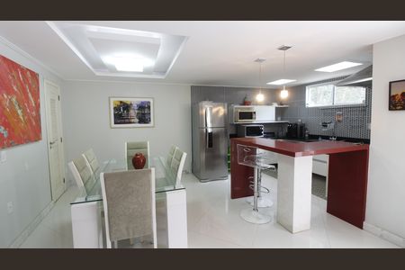 Casa para alugar com 300m², 3 quartos e 3 vagasCozinha