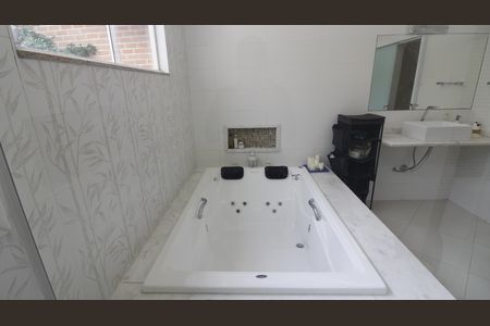 Casa para alugar com 300m², 3 quartos e 3 vagasBanheiro da Suíte