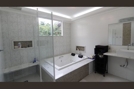 Casa para alugar com 300m², 3 quartos e 3 vagasBanheiro da Suíte