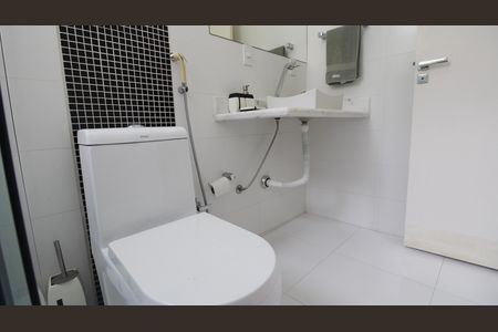 Casa para alugar com 300m², 3 quartos e 3 vagasBanheiro Social 2