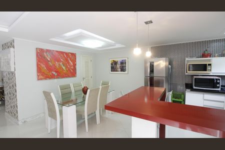 Casa para alugar com 300m², 3 quartos e 3 vagasCozinha