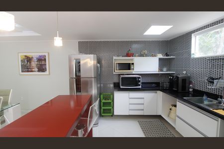 Casa para alugar com 300m², 3 quartos e 3 vagasCozinha