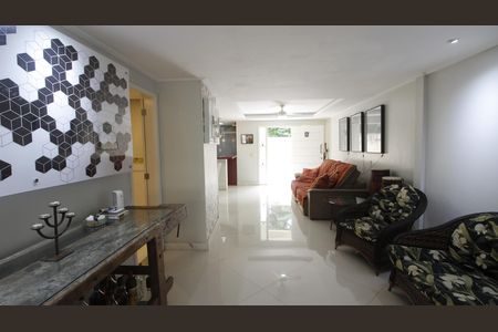 Casa para alugar com 300m², 3 quartos e 3 vagasSala 1