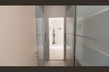 Casa para alugar com 300m², 3 quartos e 3 vagasCloset da suíte