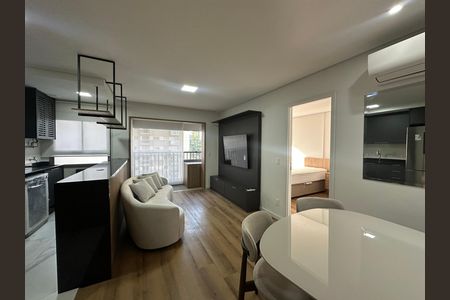 Sala de apartamento para alugar com 1 quarto, 51m² em Alphaville Industrial, Barueri