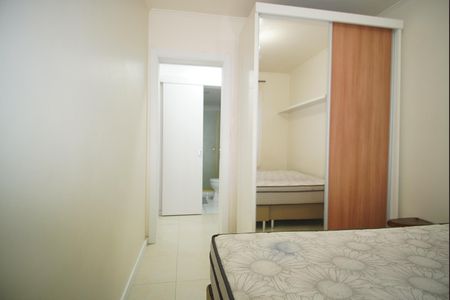Quarto 2 de apartamento para alugar com 2 quartos, 68m² em Petrópolis, Porto Alegre