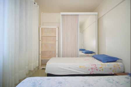 Quarto 1 de apartamento para alugar com 2 quartos, 68m² em Petrópolis, Porto Alegre