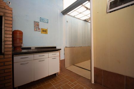 Casa à venda com 220m², 5 quartos e 5 vagas Casa à venda com 220m², 5 quartos e 5 vagasChurrasqueira