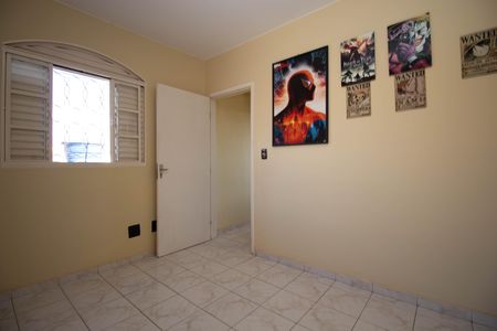 Casa à venda com 220m², 5 quartos e 5 vagas Casa à venda com 220m², 5 quartos e 5 vagasQuarto 4