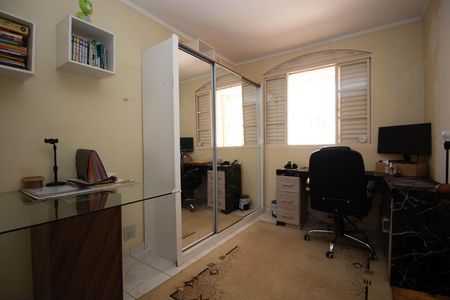 Casa à venda com 220m², 5 quartos e 5 vagas Casa à venda com 220m², 5 quartos e 5 vagasQuarto 1