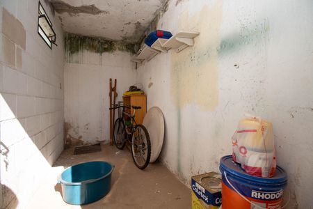 Casa à venda com 220m², 5 quartos e 5 vagas Casa à venda com 220m², 5 quartos e 5 vagasDespensa