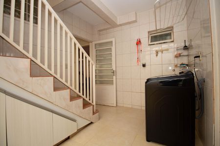 Casa à venda com 220m², 5 quartos e 5 vagas Casa à venda com 220m², 5 quartos e 5 vagasÁrea de Serviço