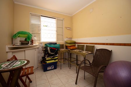 Casa à venda com 220m², 5 quartos e 5 vagas Casa à venda com 220m², 5 quartos e 5 vagasSuíte Master