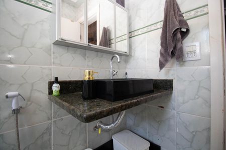 Casa à venda com 220m², 5 quartos e 5 vagas Casa à venda com 220m², 5 quartos e 5 vagasBanheiro da Suíte Master