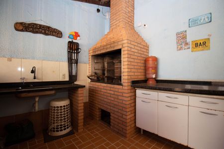 Casa à venda com 220m², 5 quartos e 5 vagas Casa à venda com 220m², 5 quartos e 5 vagasChurrasqueira