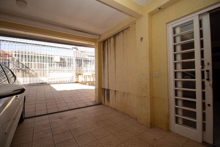 Casa à venda com 220m², 5 quartos e 5 vagas Casa à venda com 220m², 5 quartos e 5 vagasGaragem