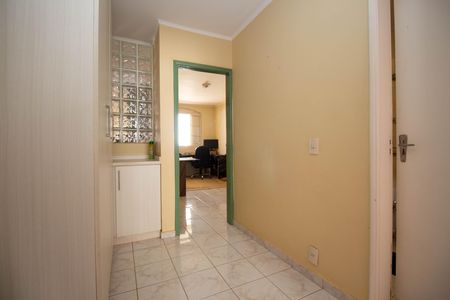 Casa à venda com 220m², 5 quartos e 5 vagas Casa à venda com 220m², 5 quartos e 5 vagasCorredor