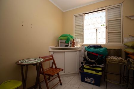 Casa à venda com 220m², 5 quartos e 5 vagas Casa à venda com 220m², 5 quartos e 5 vagasSuíte Master