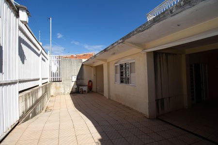 Casa à venda com 220m², 5 quartos e 5 vagas Casa à venda com 220m², 5 quartos e 5 vagasGaragem