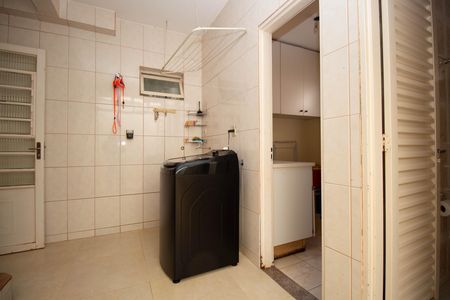 Casa à venda com 220m², 5 quartos e 5 vagas Casa à venda com 220m², 5 quartos e 5 vagasÁrea de Serviço