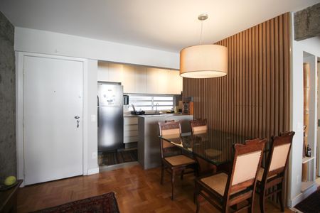 Apartamento à venda com 89m², 2 quartos e 1 vaga Apartamento à venda com 89m², 2 quartos e 1 vagaSala