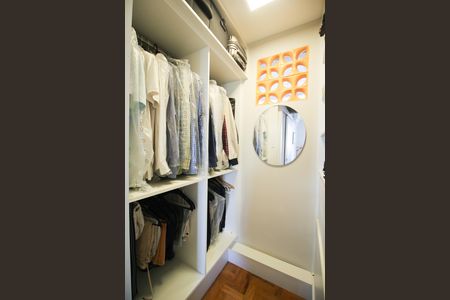 Apartamento à venda com 89m², 2 quartos e 1 vaga Apartamento à venda com 89m², 2 quartos e 1 vagaCloset da suíte