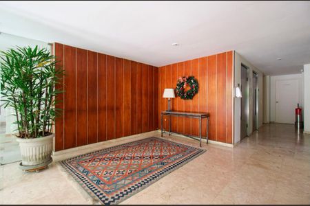 Apartamento à venda com 89m², 2 quartos e 1 vaga Apartamento à venda com 89m², 2 quartos e 1 vagaHall