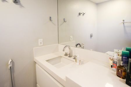 Apartamento à venda com 89m², 2 quartos e 1 vaga Apartamento à venda com 89m², 2 quartos e 1 vagaBanheiro da Suíte
