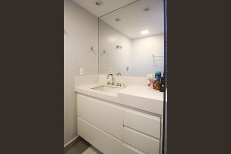 Apartamento à venda com 89m², 2 quartos e 1 vaga Apartamento à venda com 89m², 2 quartos e 1 vagaBanheiro da Suíte