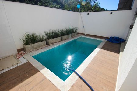 Casa de condomínio para alugar com 156m², 3 quartos e 2 vagas