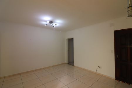 Casa à venda com 110m², 2 quartos e 1 vagaSala 