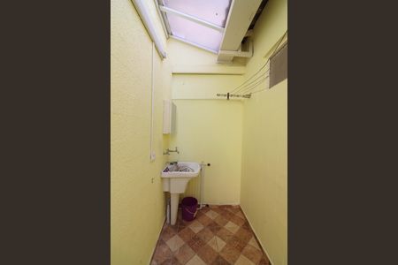 Casa à venda com 110m², 2 quartos e 1 vagaÁrea de Serviço