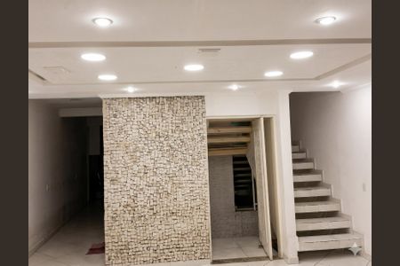Foto 01 de casa para alugar com 3 quartos, 105m² em Parque Savoi City, São Paulo
