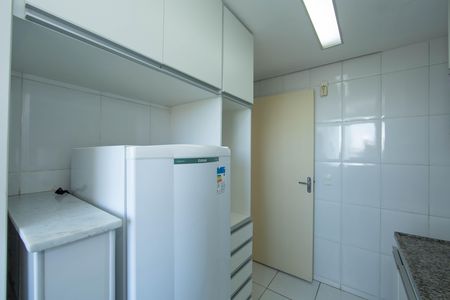 Apartamento para alugar com 71m², 2 quartos e 1 vaga Apartamento para alugar com 71m², 2 quartos e 1 vagaCOZINHA