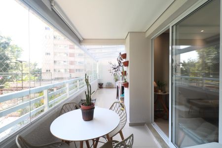 Apartamento para alugar com 78m², 2 quartos e 1 vaga Apartamento para alugar com 78m², 2 quartos e 1 vagaVaranda e Área de Serviço