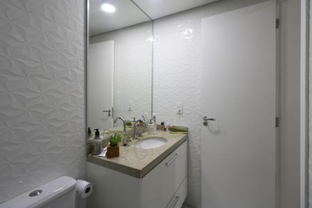 Apartamento para alugar com 78m², 2 quartos e 1 vaga Apartamento para alugar com 78m², 2 quartos e 1 vagaBanheiro da Suíte