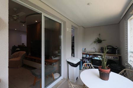 Apartamento para alugar com 78m², 2 quartos e 1 vaga Apartamento para alugar com 78m², 2 quartos e 1 vagaVaranda e Área de Serviço